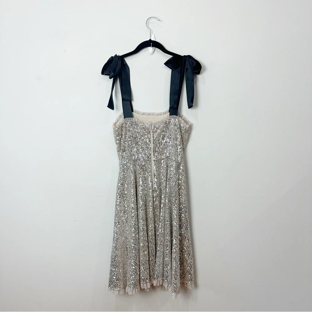 Gal Meets Glam Diana Sequin Dress Silver Black Ribbon Shoulder Tie - Picture 4 of 9